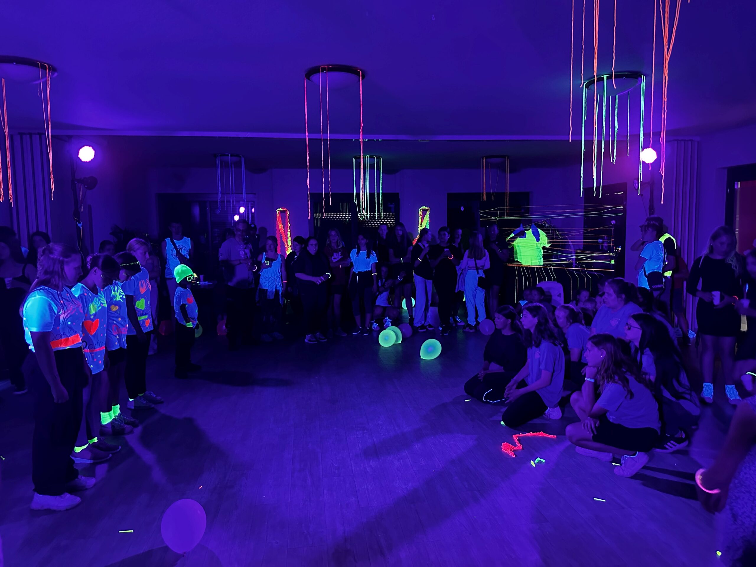 Neon-Night Torgelow: Ein leuchtendes Highlight der 60. Torgelower Festtage