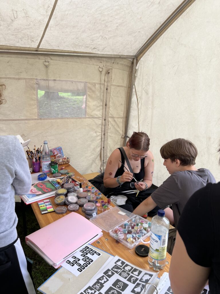 Bühne frei für Begeisterung: Jugendfestival rockt Pasewalk Bühne frei für Begeisterung: Jugendfestival rockt Pasewalk