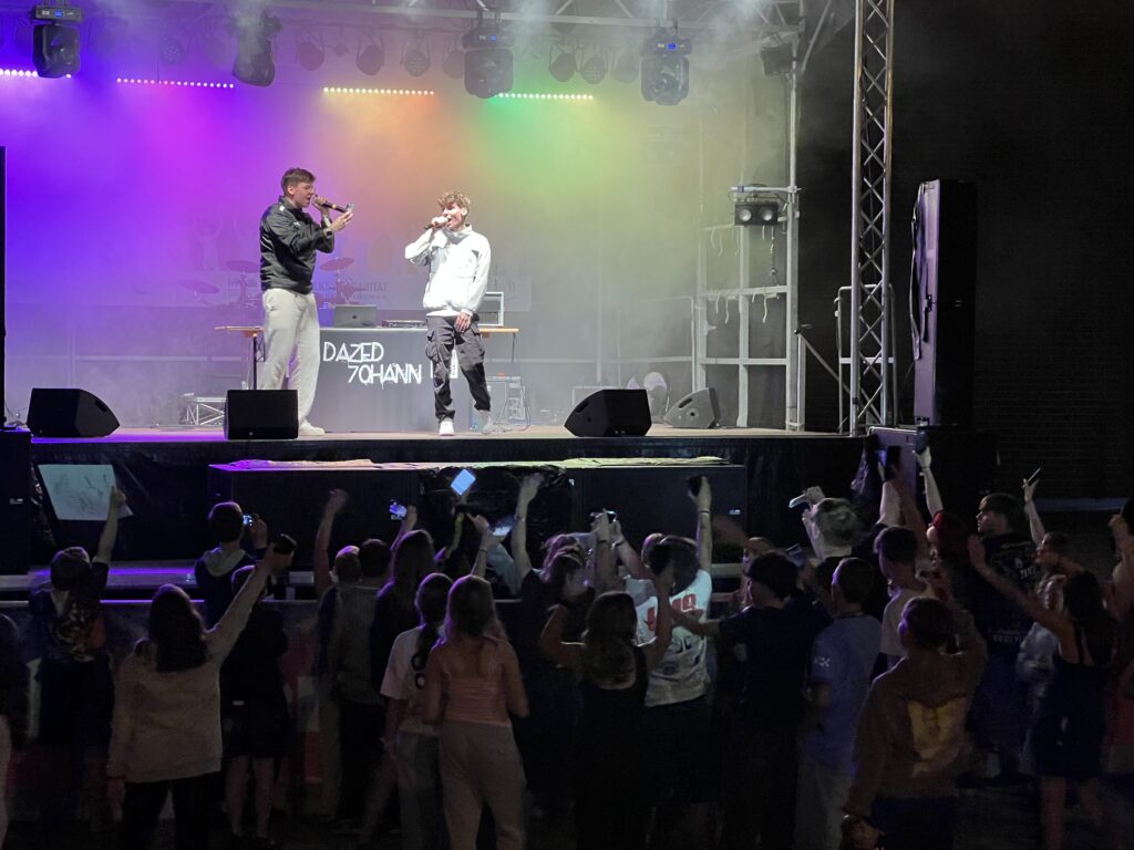 Bühne frei für Begeisterung: Jugendfestival rockt Pasewalk Bühne frei für Begeisterung: Jugendfestival rockt Pasewalk