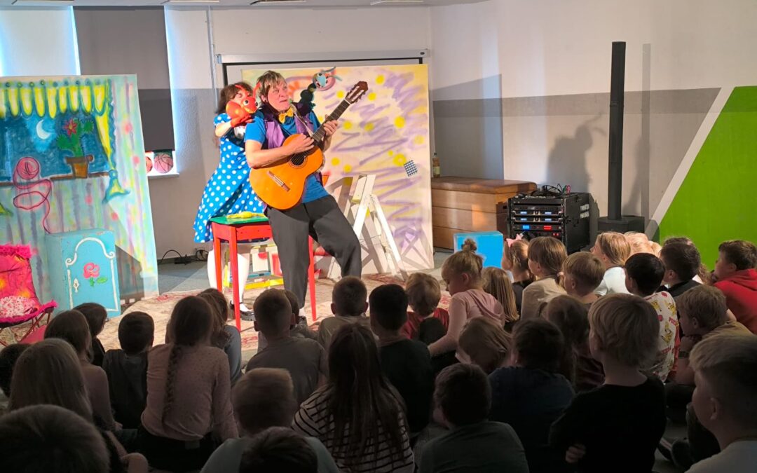 Theater Phoebus zu Gast – „Mäuseken Wackelohr“ begeistert